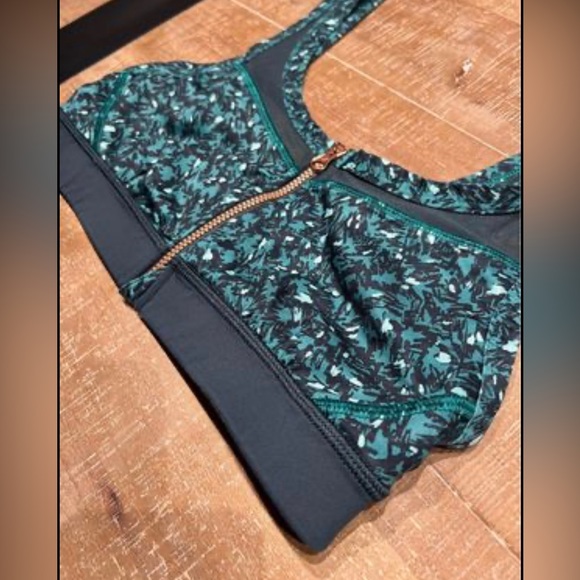 💚 Lululemon Drop It Like It's Hot Mountain Peaks Black Forage Teal Workout Bra - Picture 3 of 7